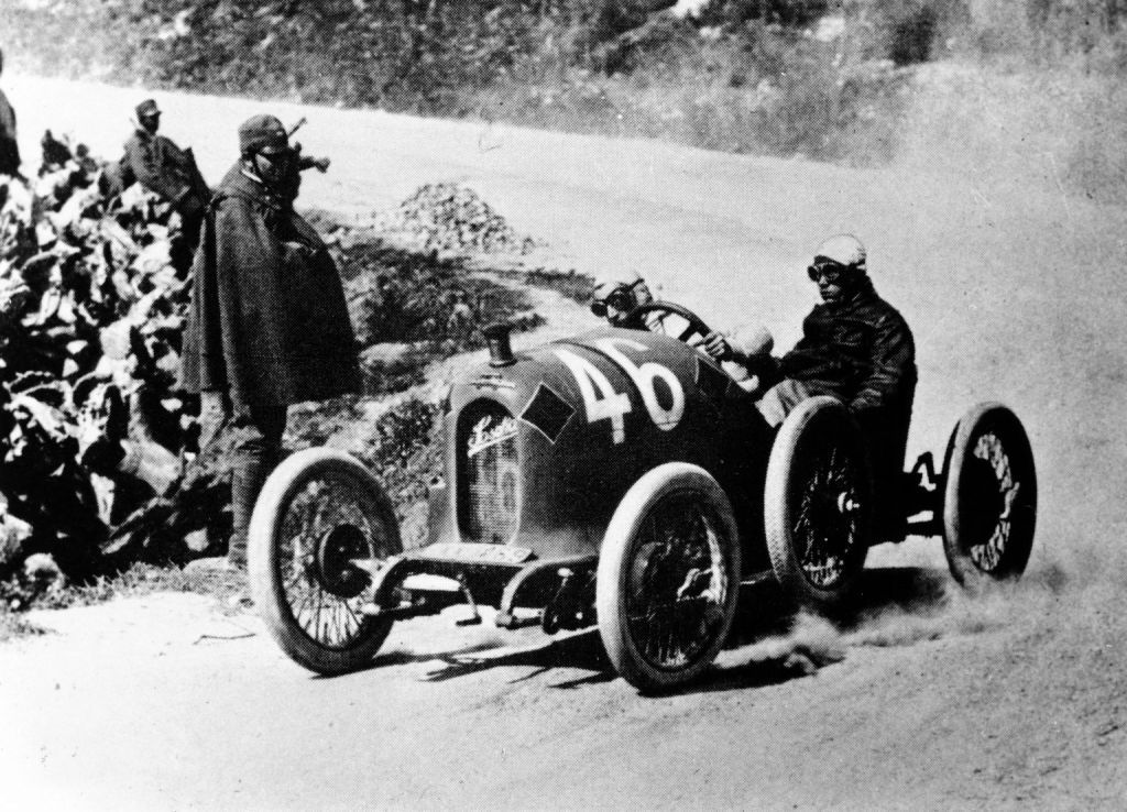 Ohňostroj inovací v Austro-Daimler: Výstava v Rodném domě Ferdinanda Porscheho